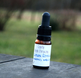 Czysty olejek eteryczny z rumianu rzymskiego ok. 5 ml